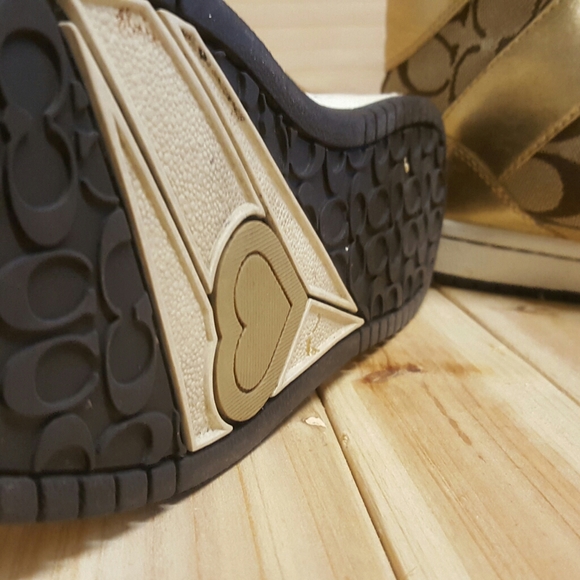 *SOLD* COACH SIGNATURE HIGH TOPS BASKETBALL - Picture 5 of 8